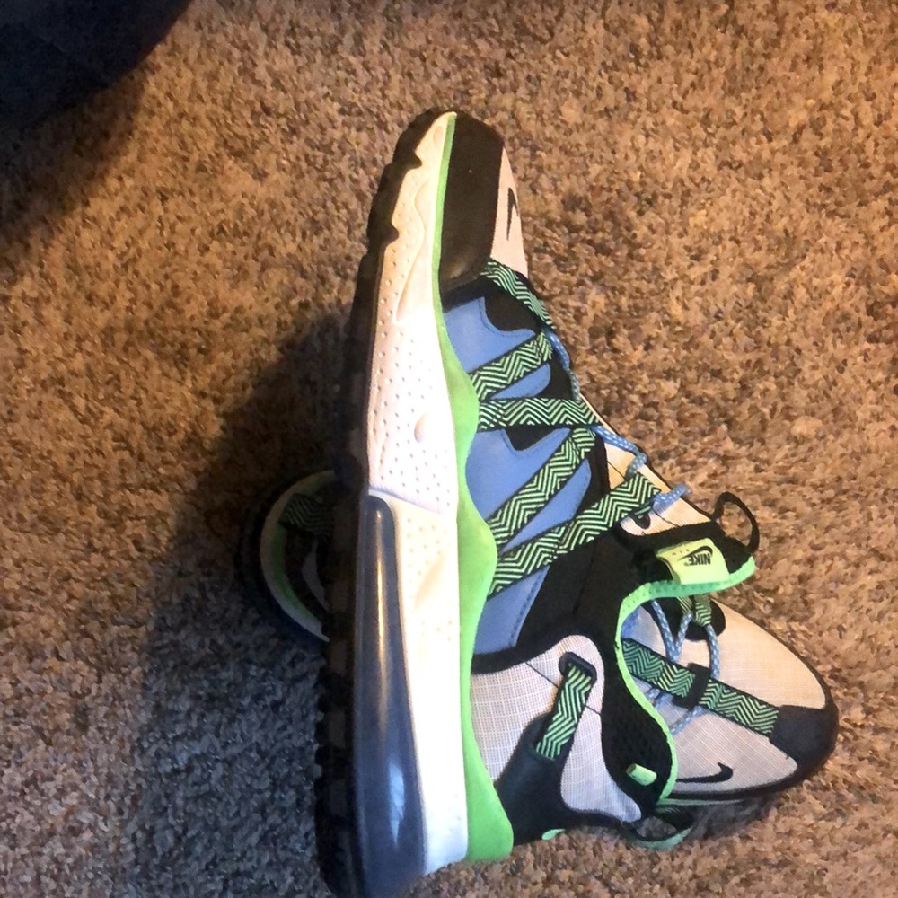 Nike 270’s